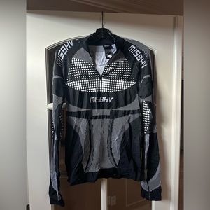 2 MISBHV HALF ZIP IN SIZE XL